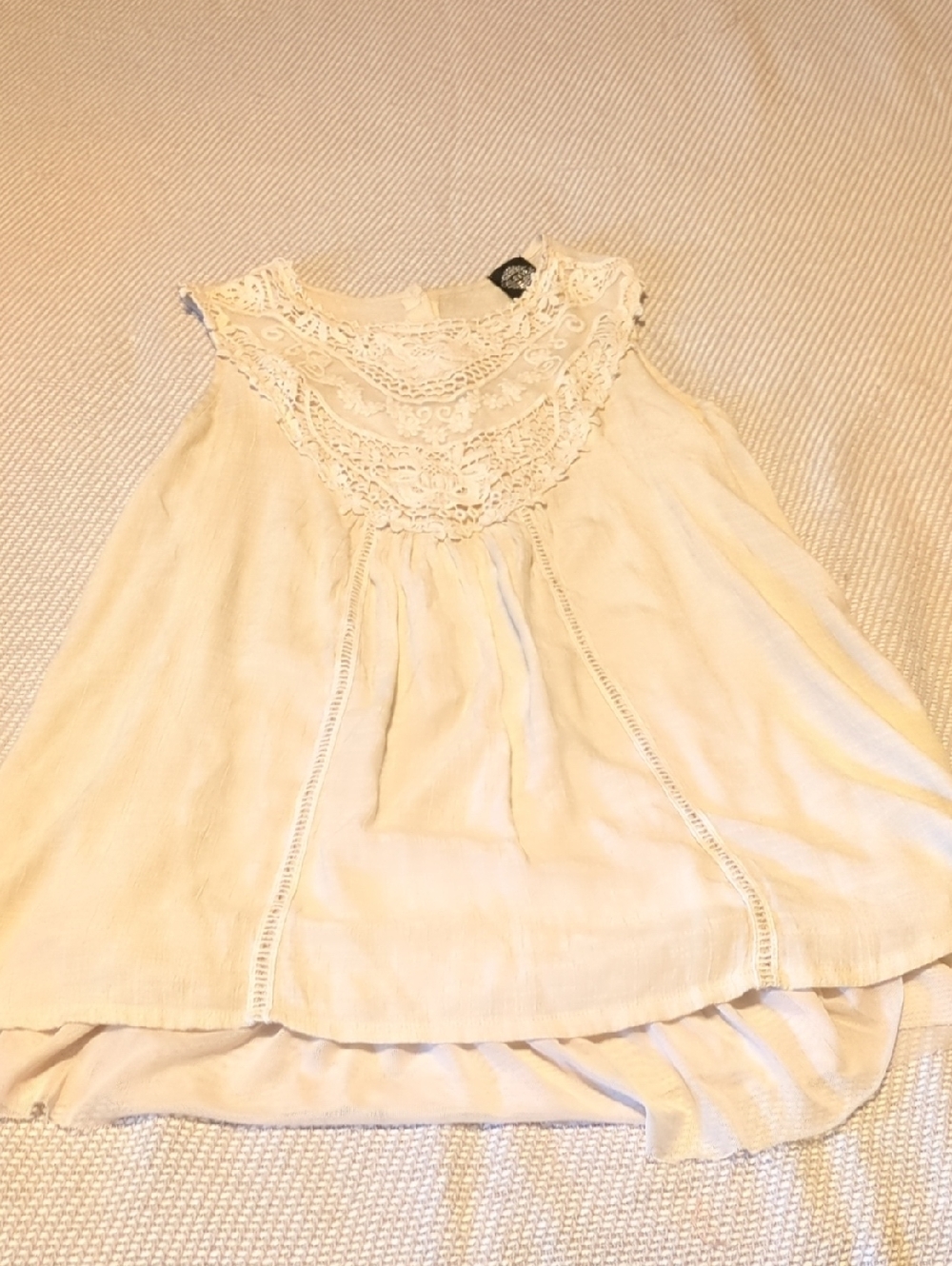 Lace Cream Flowy Tank Top